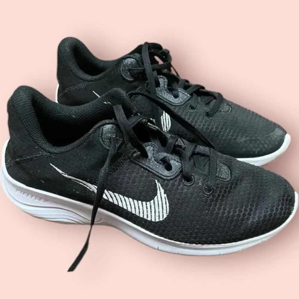 Nike, Flex Experience Run 11, running shoe, lightweight, women's size 8